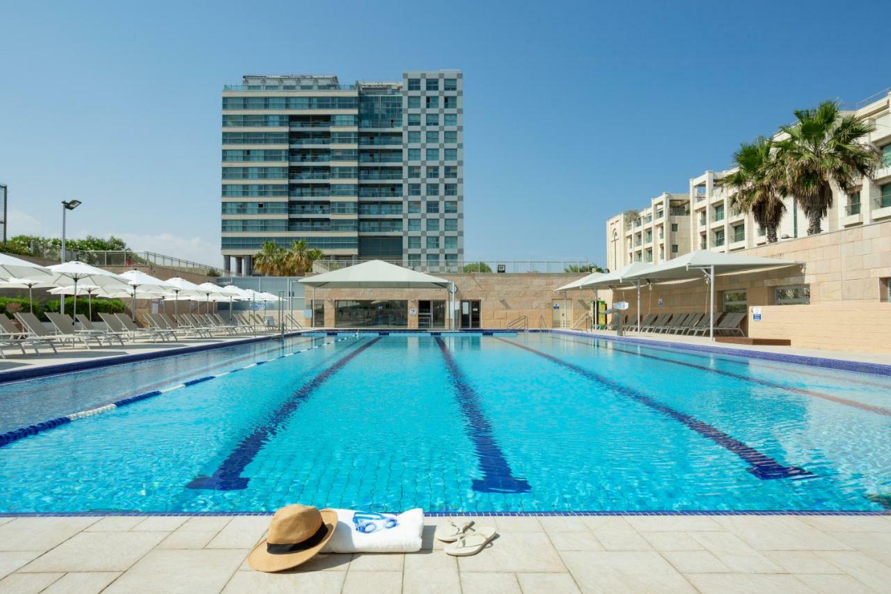 Aparthotel Okeanos On The Beach Herzelia Екстериор снимка