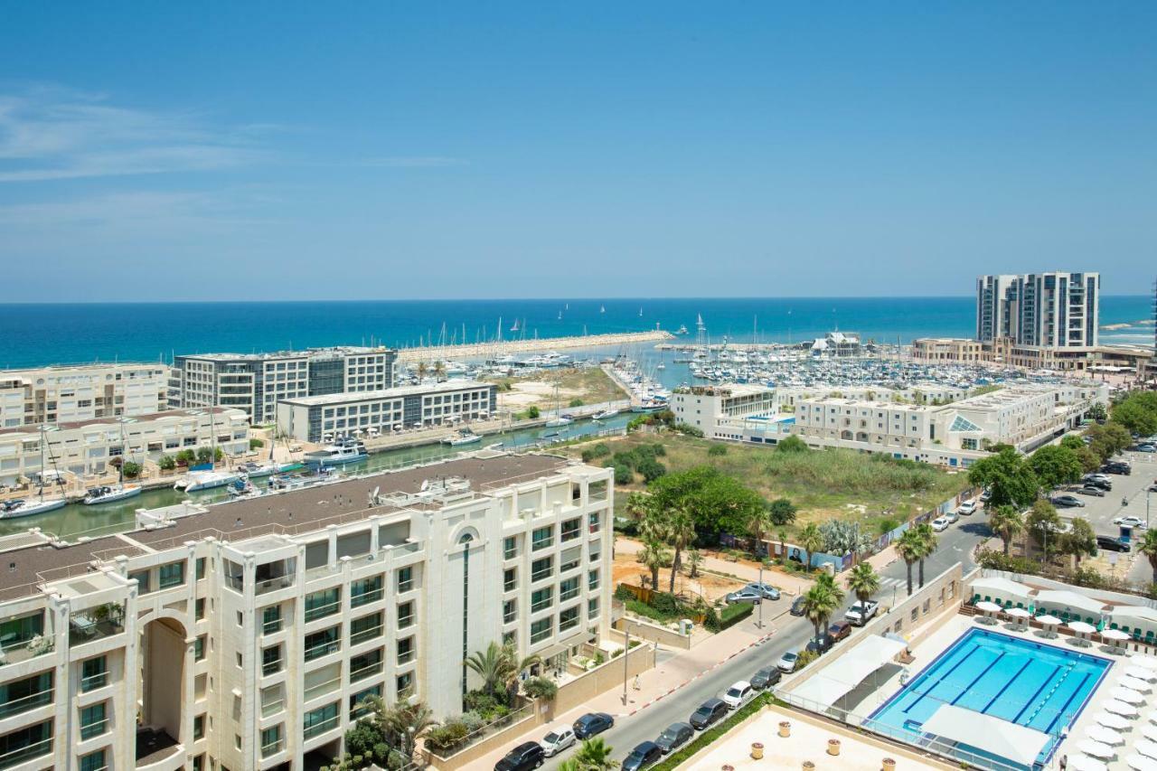 Aparthotel Okeanos On The Beach Herzelia Екстериор снимка