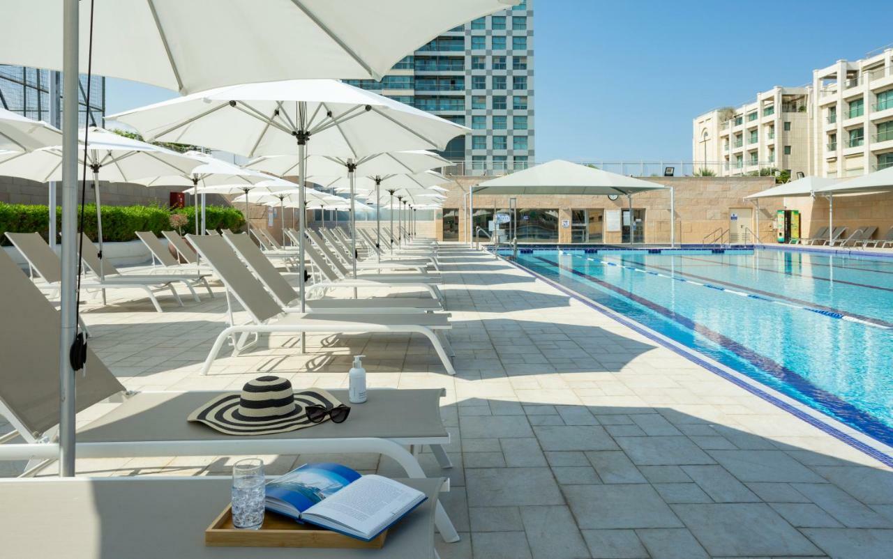 Aparthotel Okeanos On The Beach Herzelia Екстериор снимка
