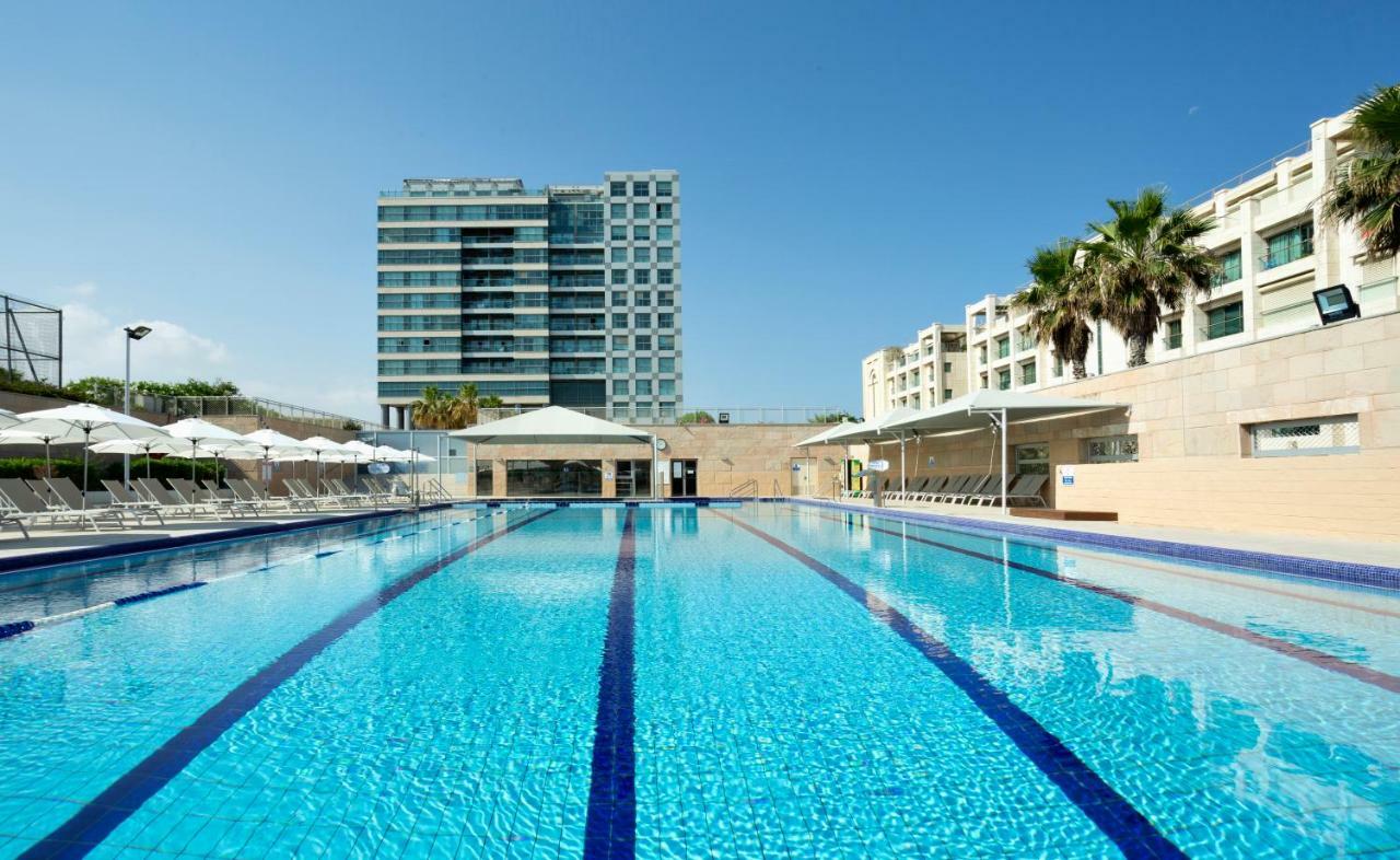Aparthotel Okeanos On The Beach Herzelia Екстериор снимка